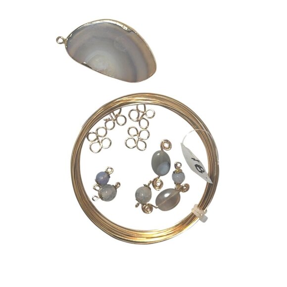 Artisan Hammered Lotus Flower Necklace W/ Agate Pendant Labradorite & Chalcedony - Picture 12 of 17